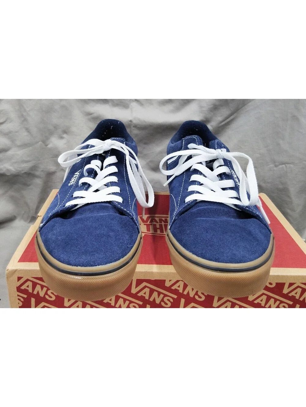 Vans Seldan VN0A4TZELSY Mens 9 Dress Blues Navy Suede Gum Shoes w/ Box